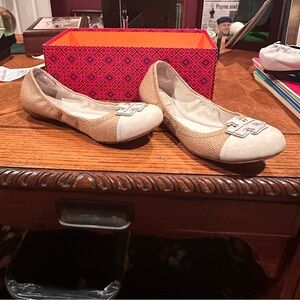 Brown and white tweed look